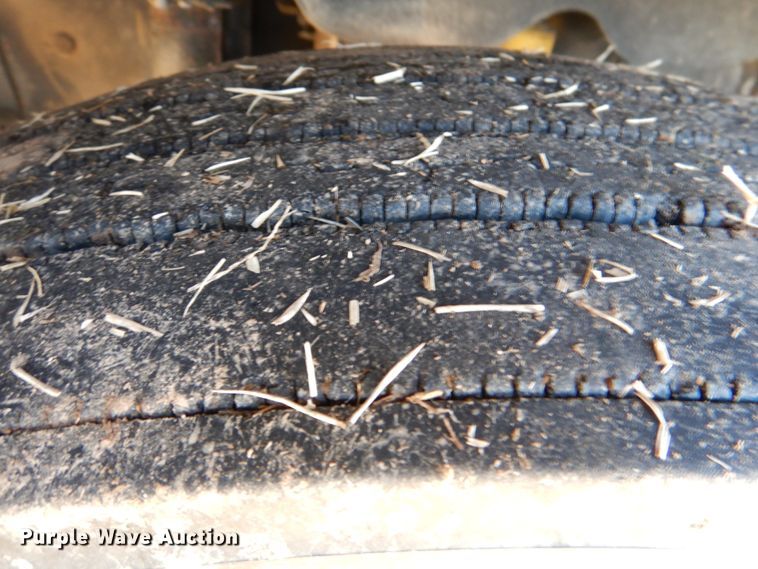 image for item JD9466 2005 Freightliner ST120  semi truck