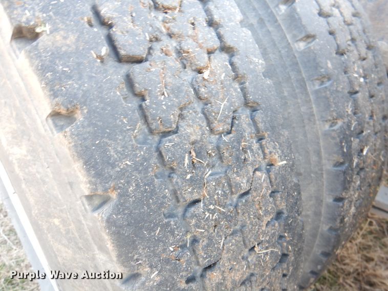 image for item JD9466 2005 Freightliner ST120  semi truck