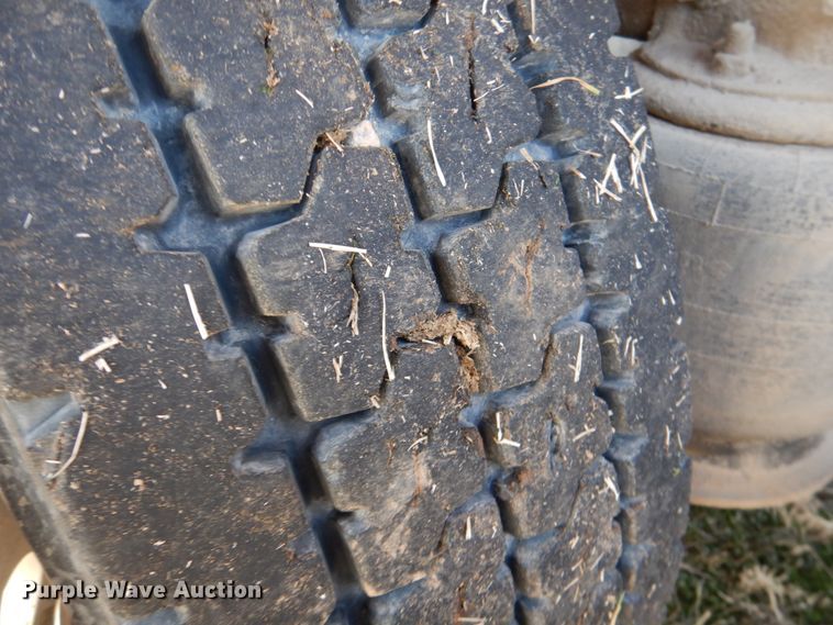 image for item JD9466 2005 Freightliner ST120  semi truck