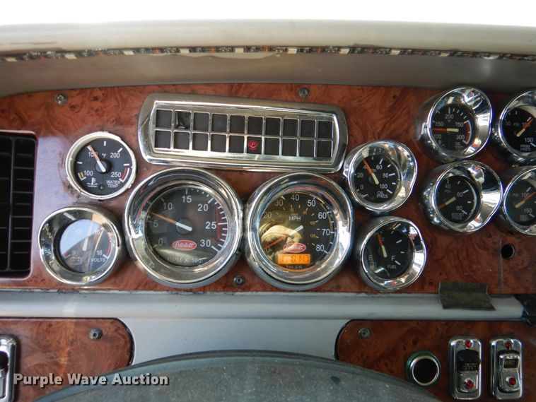 image for item JD9467 2007 Peterbilt 387  semi truck