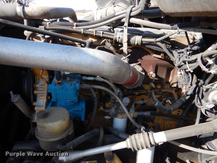 image for item JD9467 2007 Peterbilt 387  semi truck