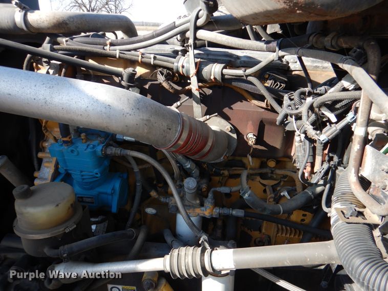 image for item JD9467 2007 Peterbilt 387  semi truck