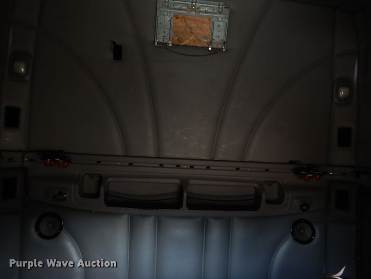 image for item JD9467 2007 Peterbilt 387  semi truck