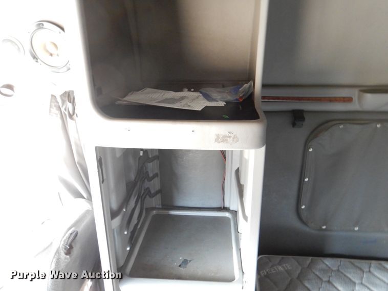 image for item JD9467 2007 Peterbilt 387  semi truck