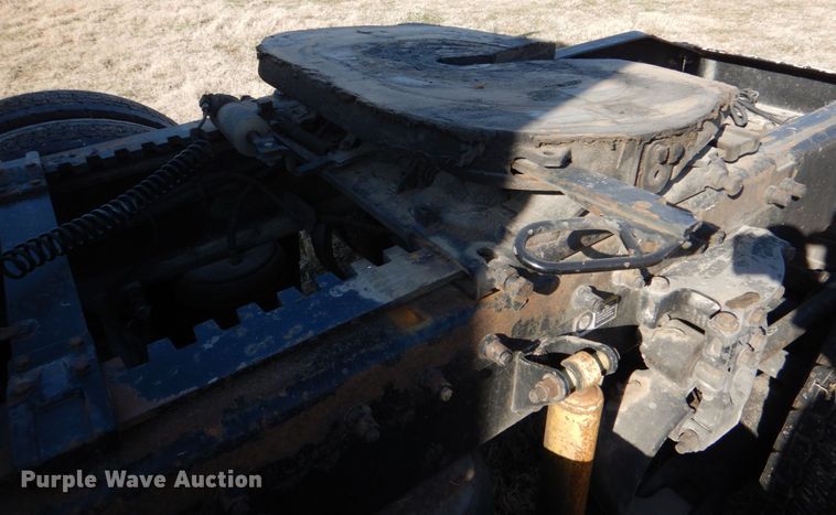 image for item JD9467 2007 Peterbilt 387  semi truck