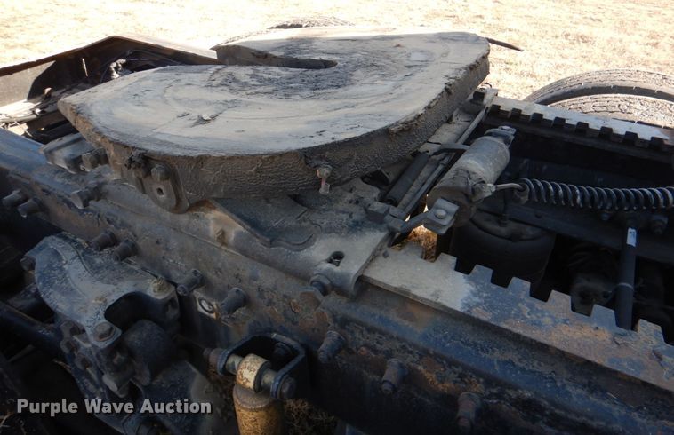 image for item JD9467 2007 Peterbilt 387  semi truck