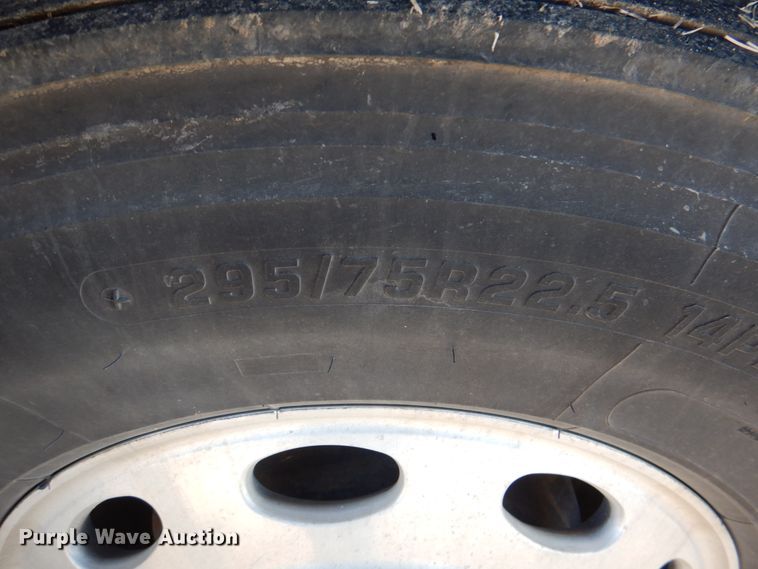 image for item JD9467 2007 Peterbilt 387  semi truck