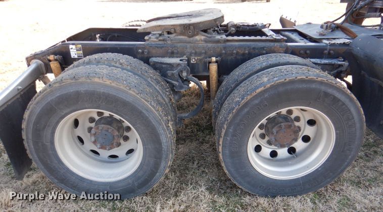 image for item JD9467 2007 Peterbilt 387  semi truck