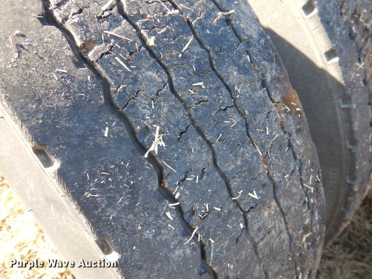 image for item JD9467 2007 Peterbilt 387  semi truck