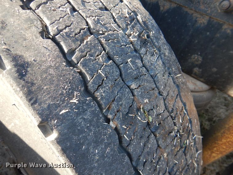 image for item JD9467 2007 Peterbilt 387  semi truck