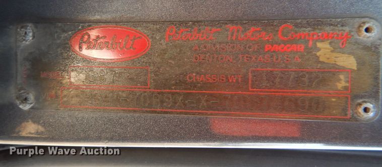 image for item JD9467 2007 Peterbilt 387  semi truck