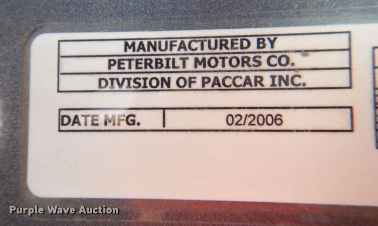 image for item JD9467 2007 Peterbilt 387  semi truck