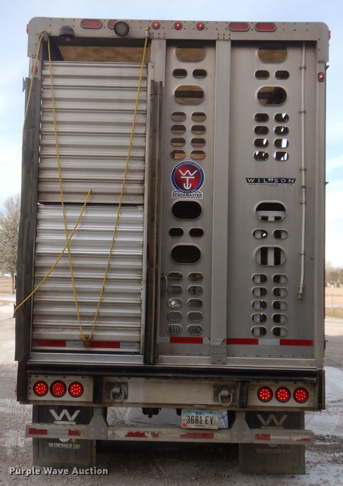 image for item JH9904 2007 Wilson PSADL-400P  livestock trailer
