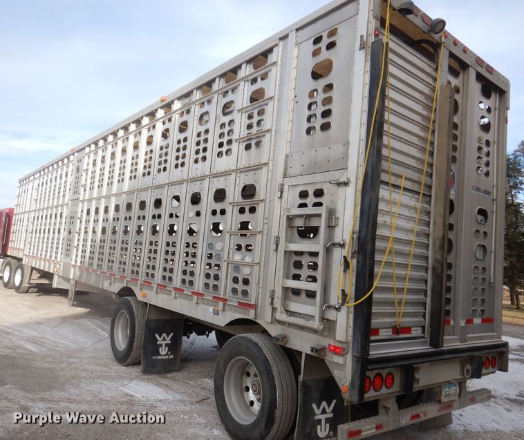 image for item JH9904 2007 Wilson PSADL-400P  livestock trailer