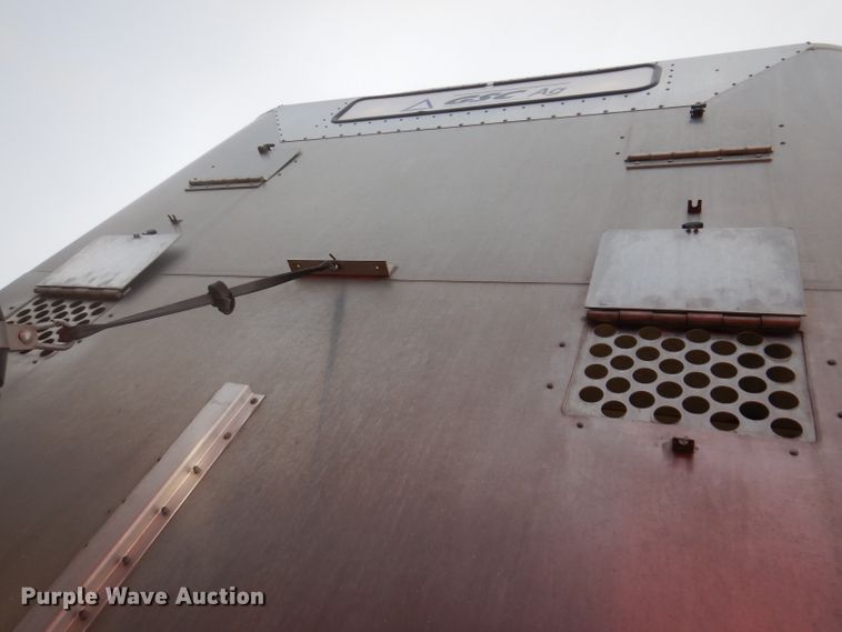 image for item JH9904 2007 Wilson PSADL-400P  livestock trailer