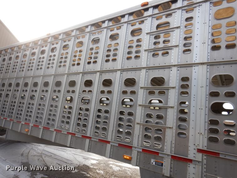 image for item JH9904 2007 Wilson PSADL-400P  livestock trailer
