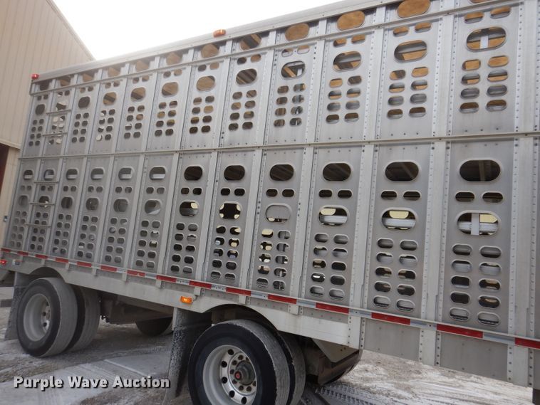 image for item JH9904 2007 Wilson PSADL-400P  livestock trailer