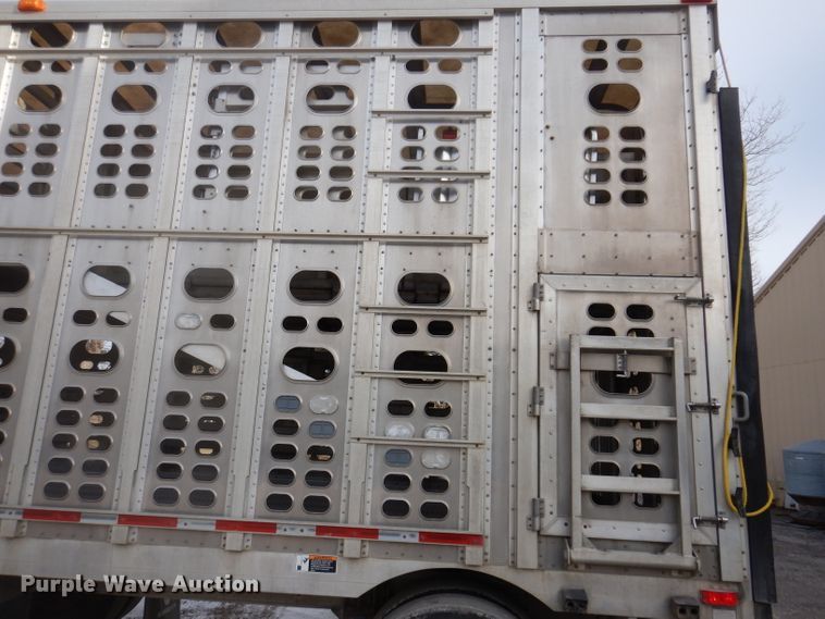 image for item JH9904 2007 Wilson PSADL-400P  livestock trailer