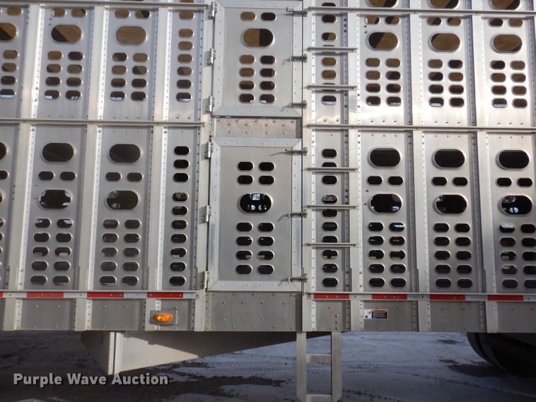 image for item JH9904 2007 Wilson PSADL-400P  livestock trailer