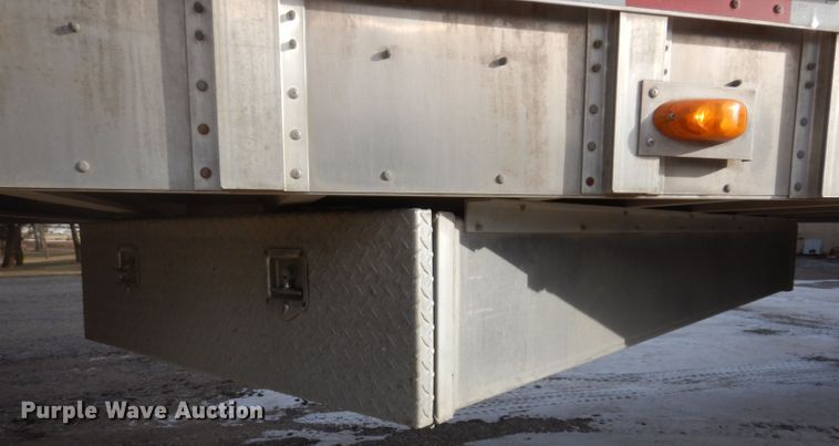 image for item JH9904 2007 Wilson PSADL-400P  livestock trailer