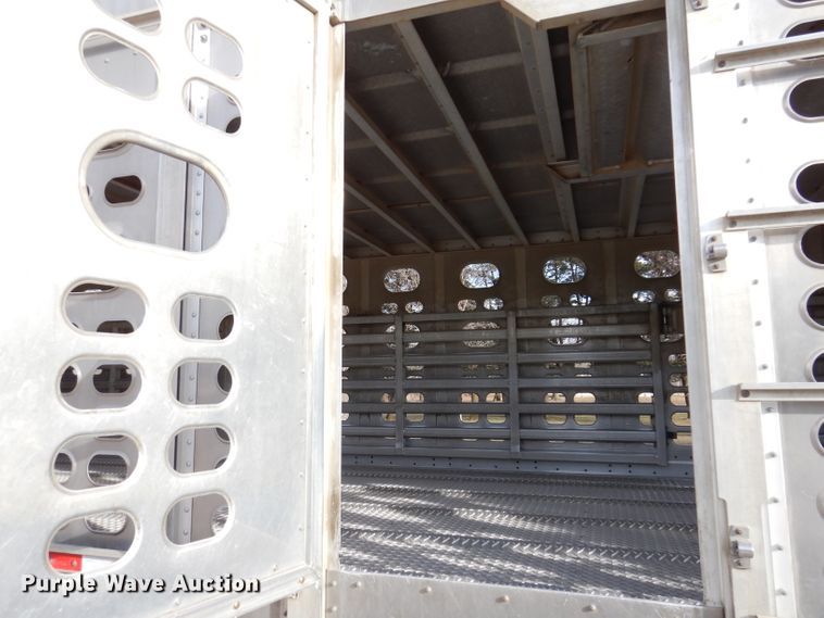 image for item JH9904 2007 Wilson PSADL-400P  livestock trailer