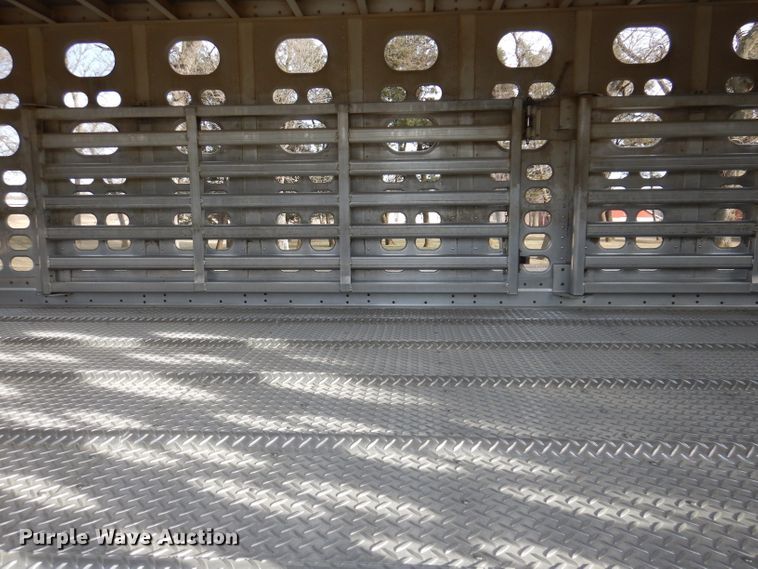 image for item JH9904 2007 Wilson PSADL-400P  livestock trailer