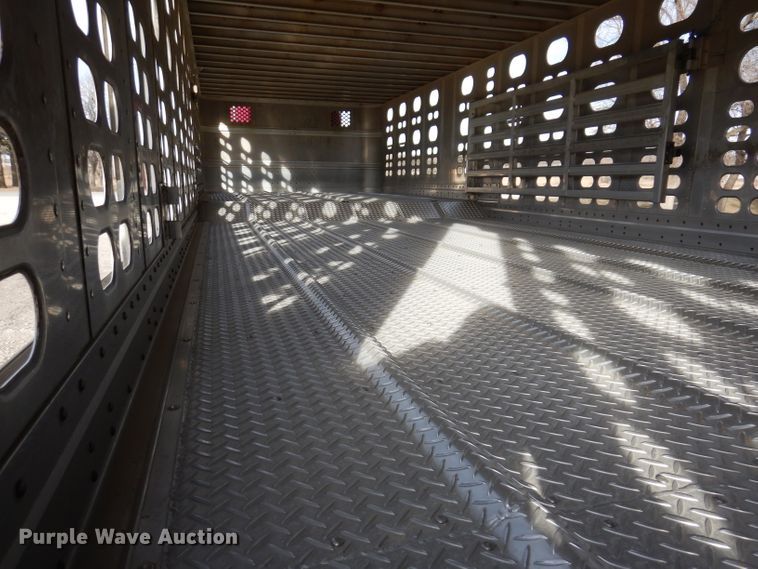 image for item JH9904 2007 Wilson PSADL-400P  livestock trailer