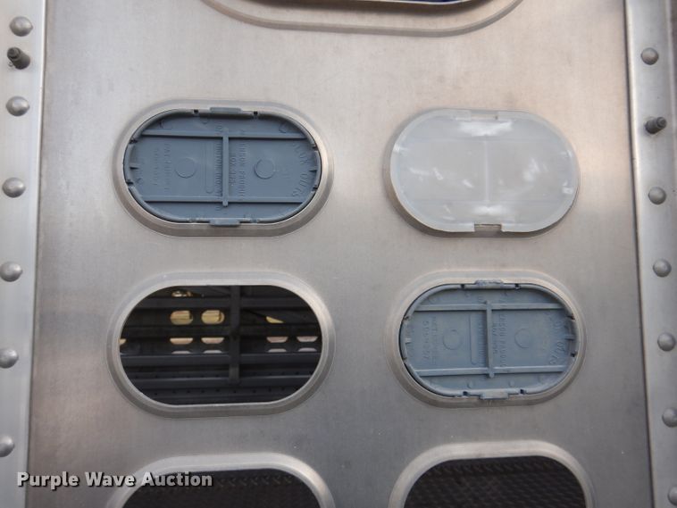 image for item JH9904 2007 Wilson PSADL-400P  livestock trailer