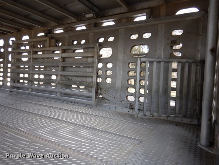 image for item JH9904 2007 Wilson PSADL-400P  livestock trailer