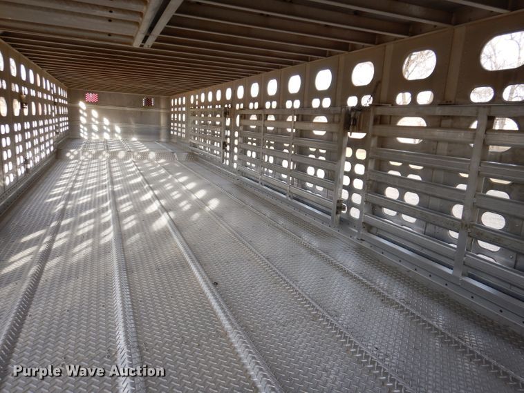 image for item JH9904 2007 Wilson PSADL-400P  livestock trailer