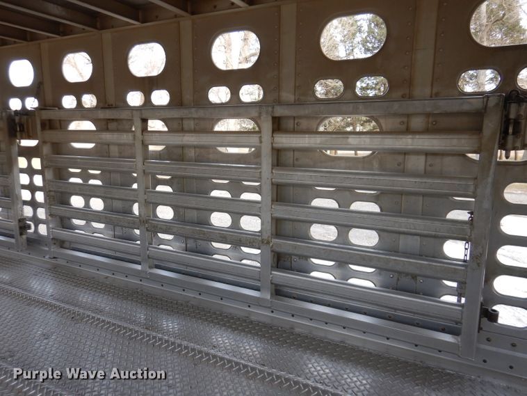 image for item JH9904 2007 Wilson PSADL-400P  livestock trailer