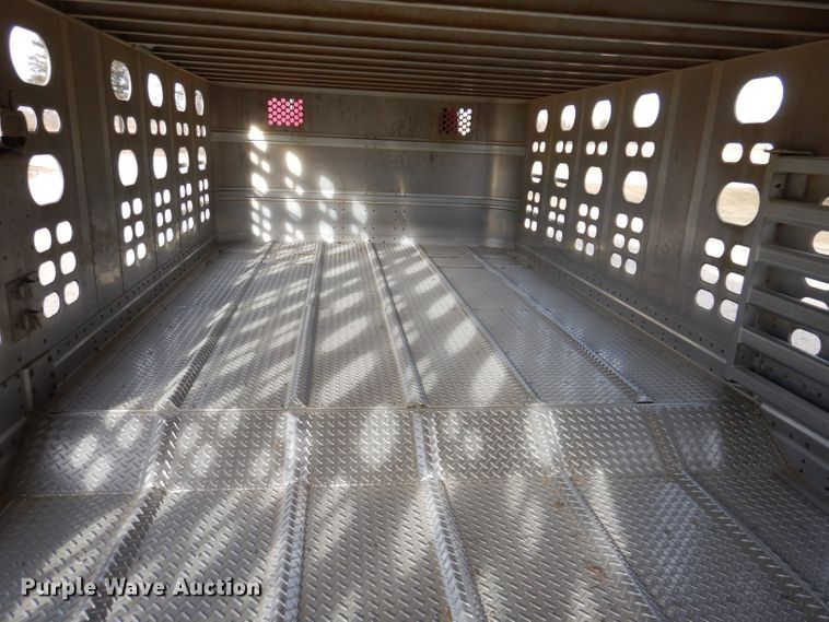 image for item JH9904 2007 Wilson PSADL-400P  livestock trailer