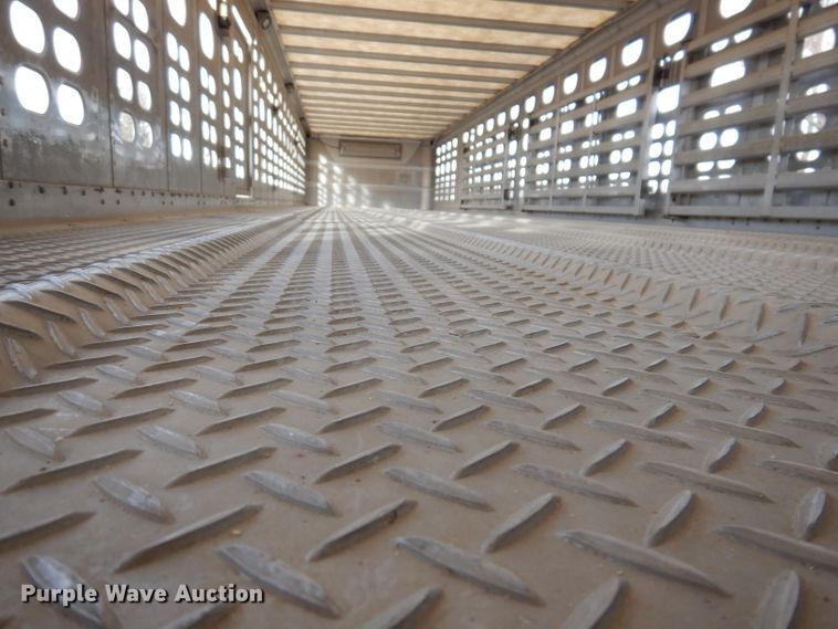 image for item JH9904 2007 Wilson PSADL-400P  livestock trailer