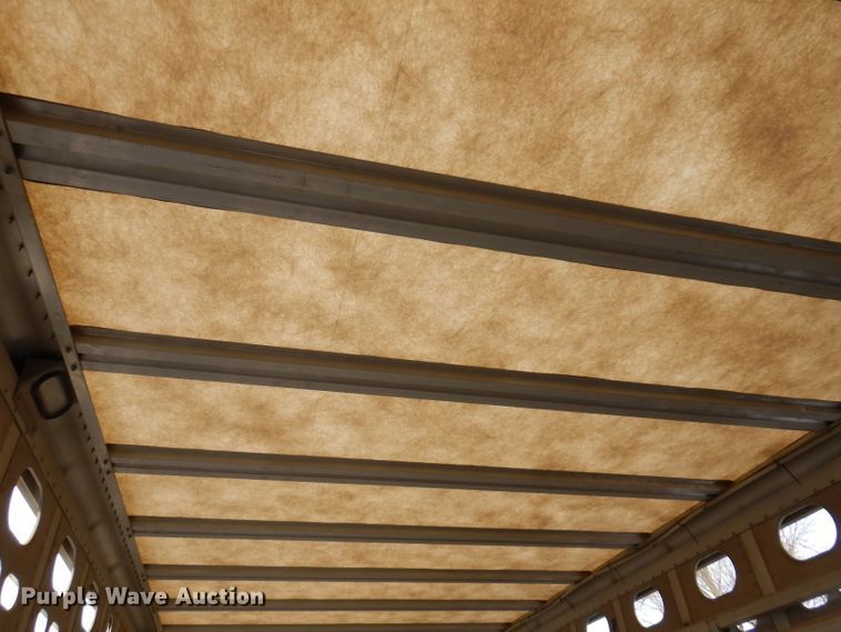 image for item JH9904 2007 Wilson PSADL-400P  livestock trailer