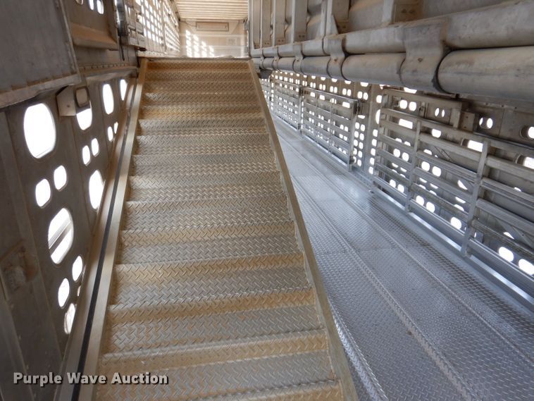 image for item JH9904 2007 Wilson PSADL-400P  livestock trailer