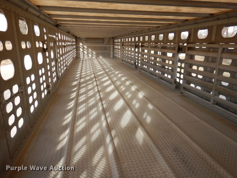 image for item JH9904 2007 Wilson PSADL-400P  livestock trailer