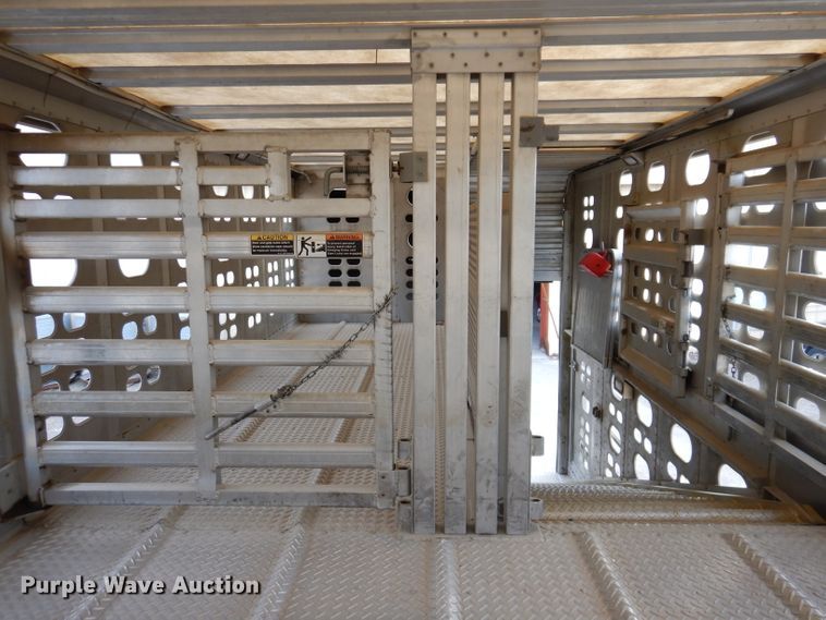 image for item JH9904 2007 Wilson PSADL-400P  livestock trailer