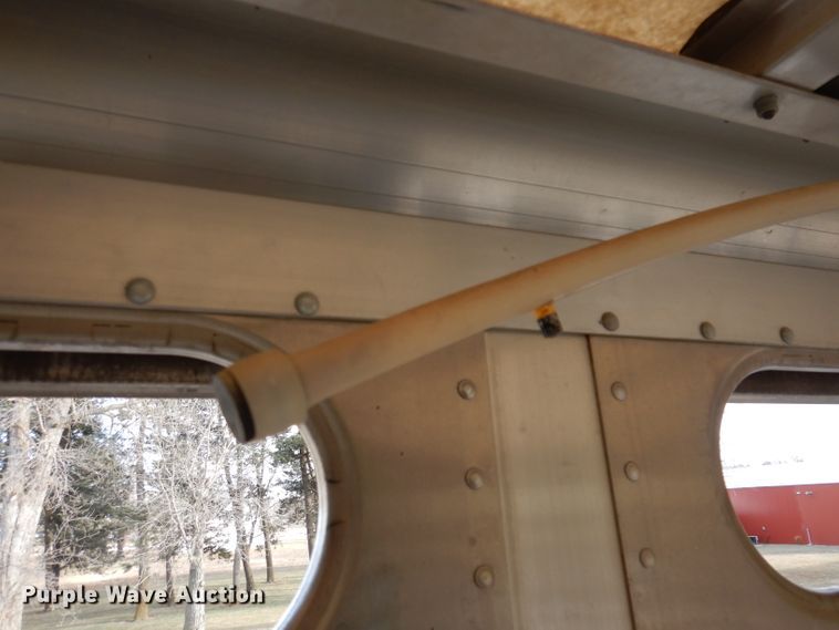 image for item JH9904 2007 Wilson PSADL-400P  livestock trailer