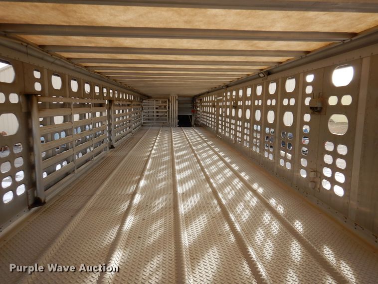 image for item JH9904 2007 Wilson PSADL-400P  livestock trailer