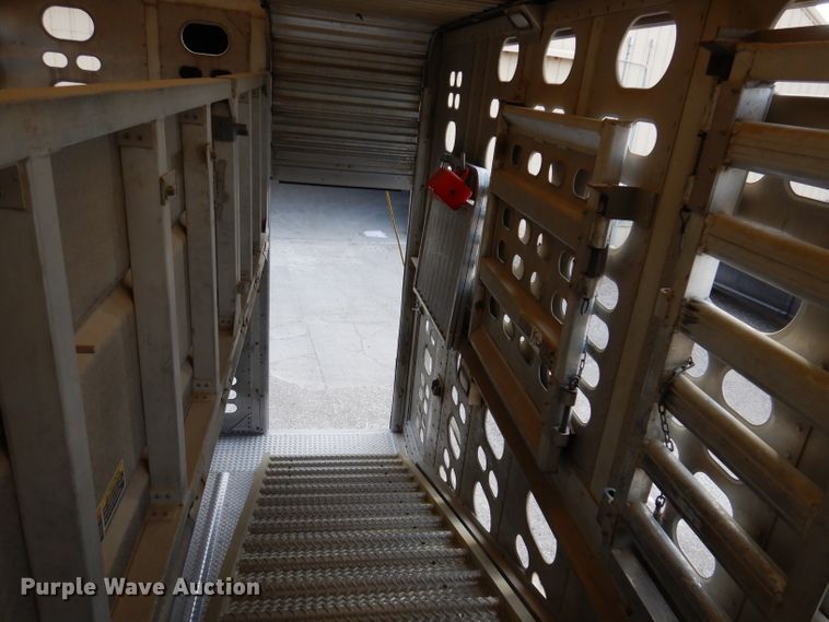 image for item JH9904 2007 Wilson PSADL-400P  livestock trailer