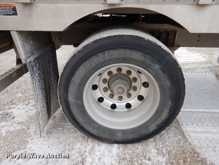 image for item JH9904 2007 Wilson PSADL-400P  livestock trailer