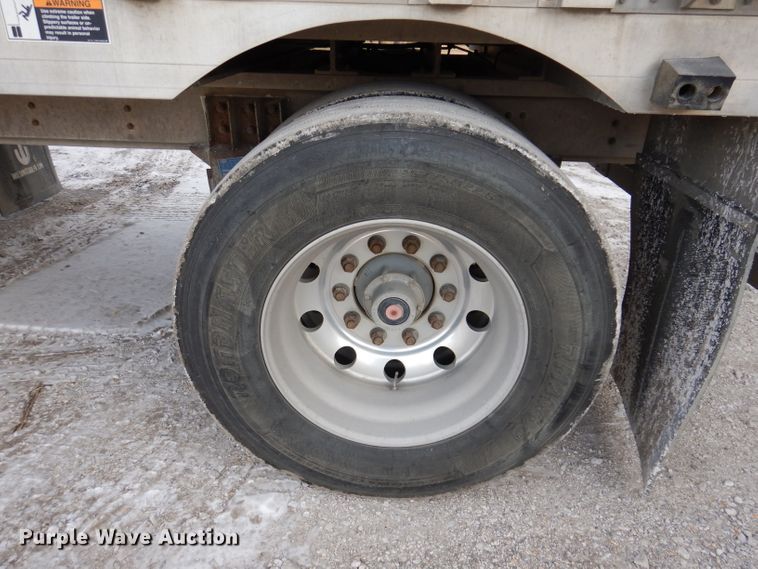 image for item JH9904 2007 Wilson PSADL-400P  livestock trailer