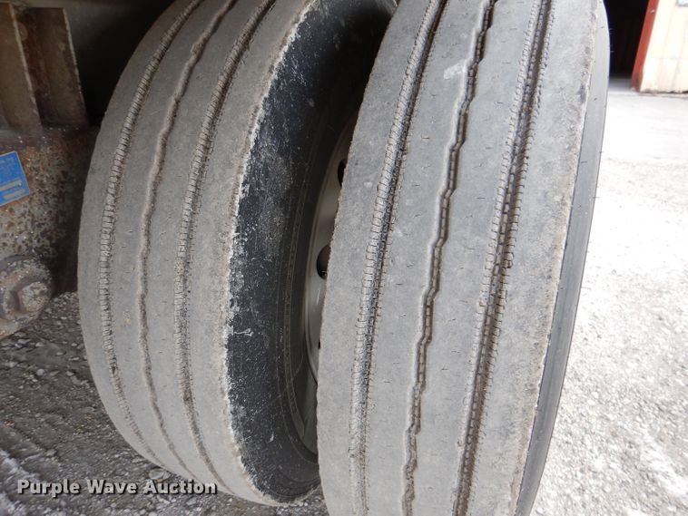 image for item JH9904 2007 Wilson PSADL-400P  livestock trailer