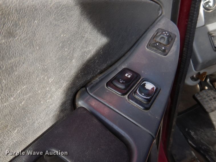 image for item JH9905 2006 Freightliner Columbia 120  semi truck