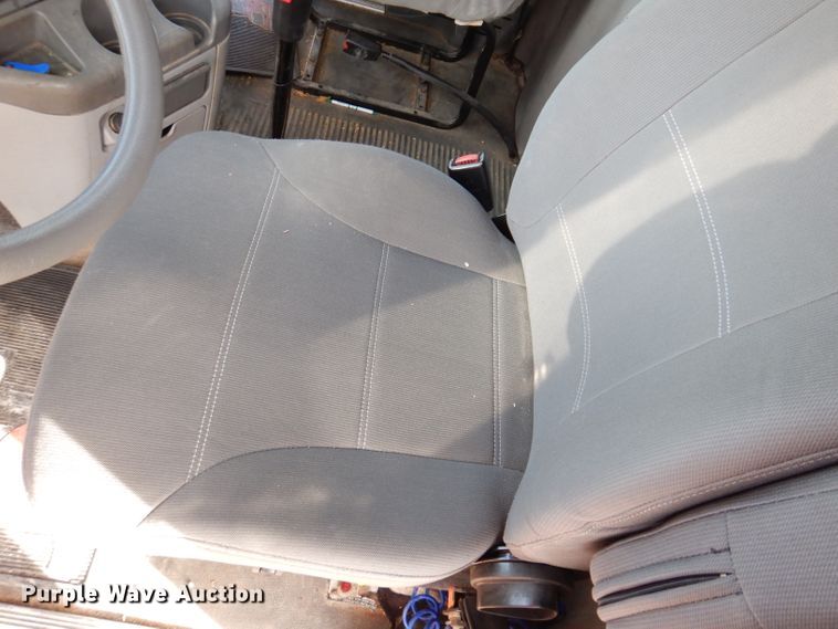 image for item JH9905 2006 Freightliner Columbia 120  semi truck