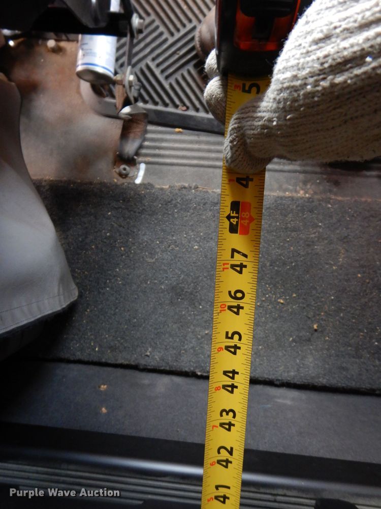 image for item JH9905 2006 Freightliner Columbia 120  semi truck