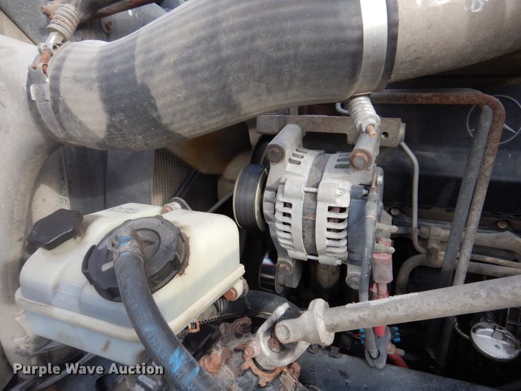 image for item JH9905 2006 Freightliner Columbia 120  semi truck