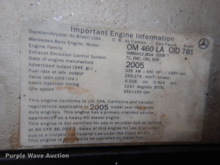 image for item JH9905 2006 Freightliner Columbia 120  semi truck