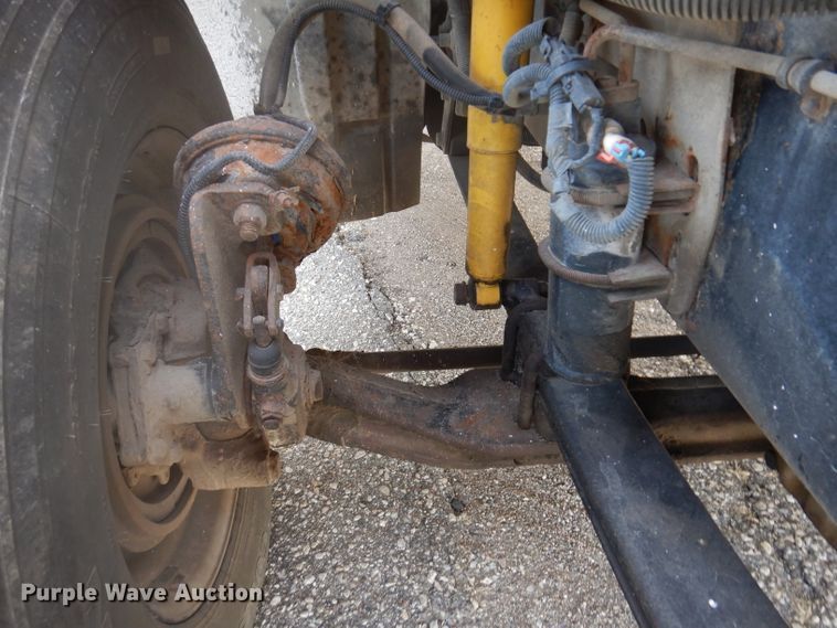 image for item JH9905 2006 Freightliner Columbia 120  semi truck