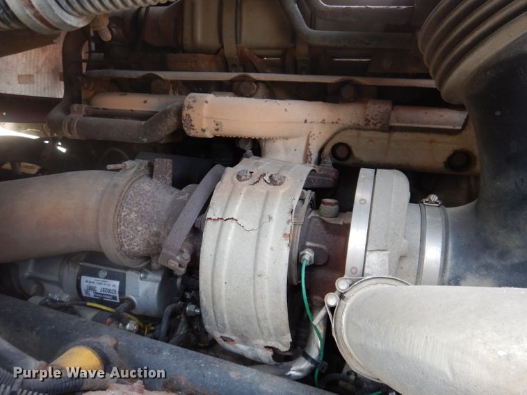 image for item JH9905 2006 Freightliner Columbia 120  semi truck